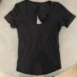 Lululemon balck tee